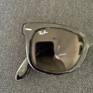 Like new foldable Ray Bans!  Tortoise in color!